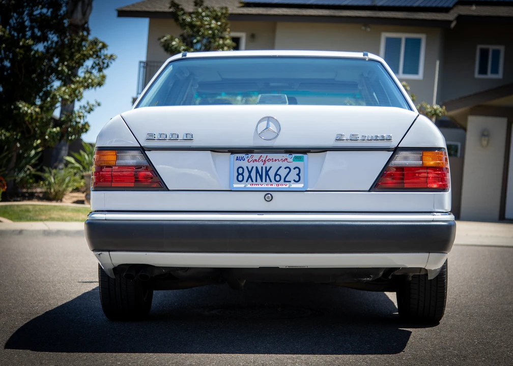 1992 Mercedes-Benz W124 E-Class - Image 12 of 31