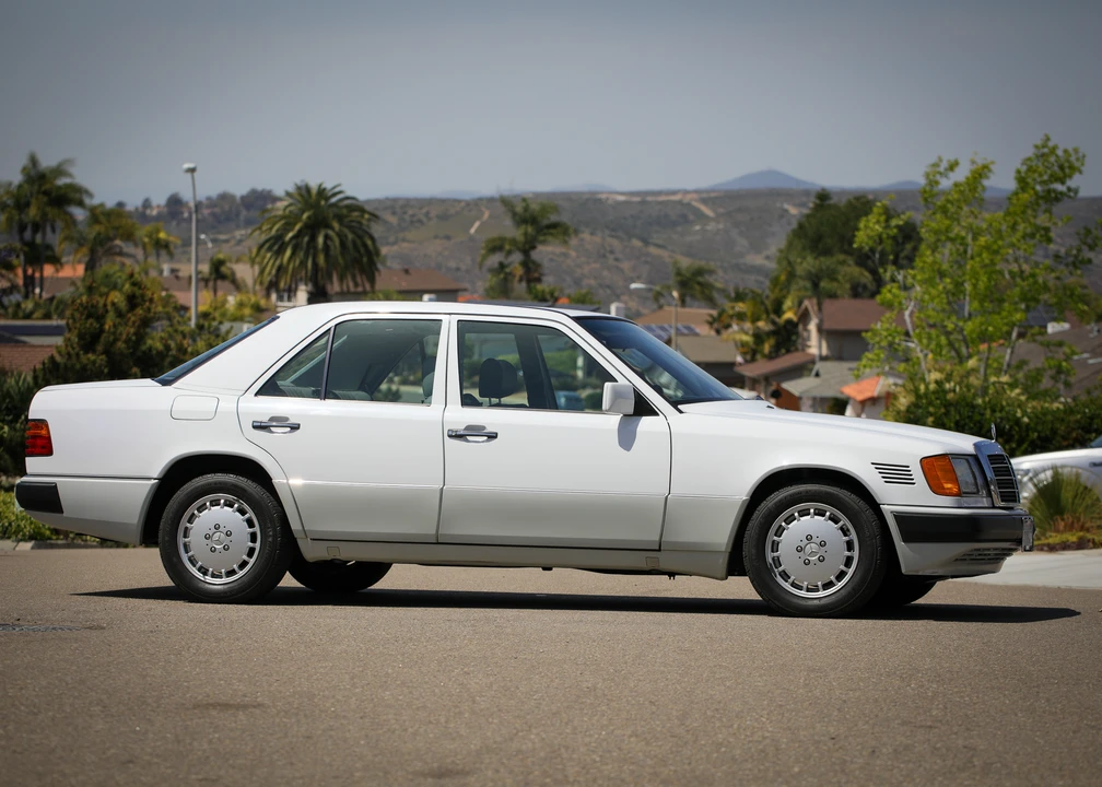 1992 Mercedes-Benz W124 E-Class - Image 8 of 31