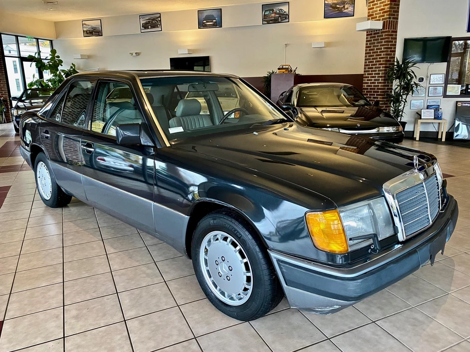 1992 Mercedes-Benz W124 E-Class - Image 10 of 31