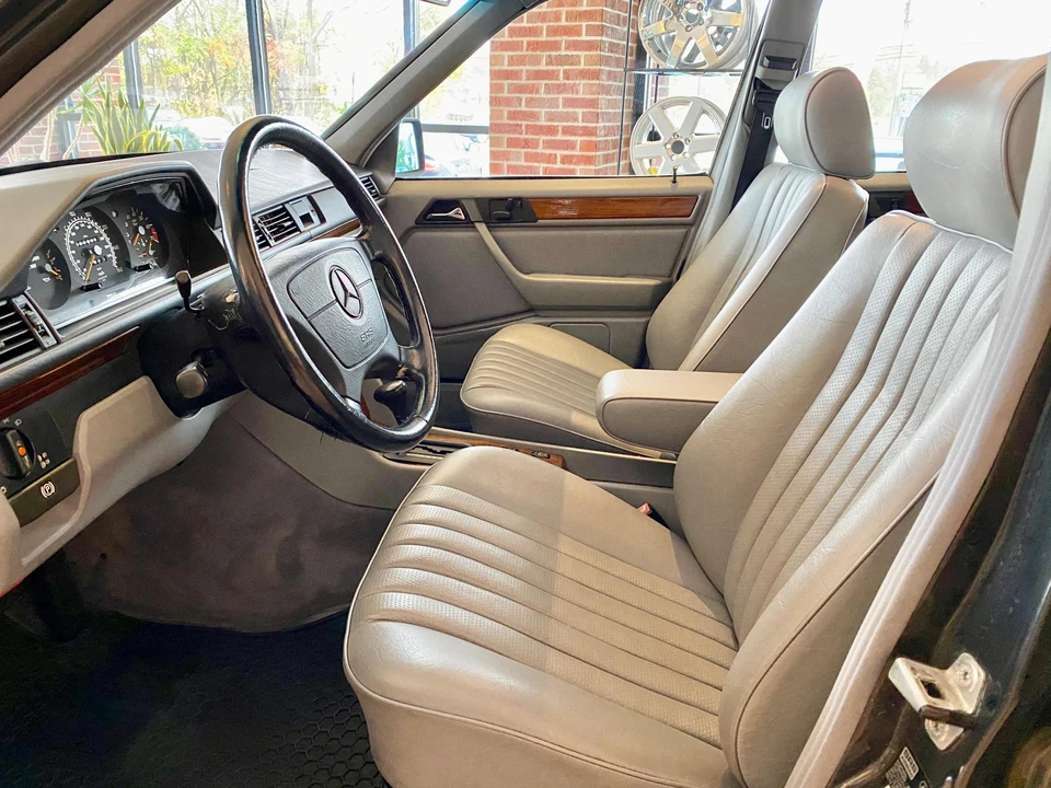 1992 Mercedes-Benz W124 E-Class - Image 29 of 31