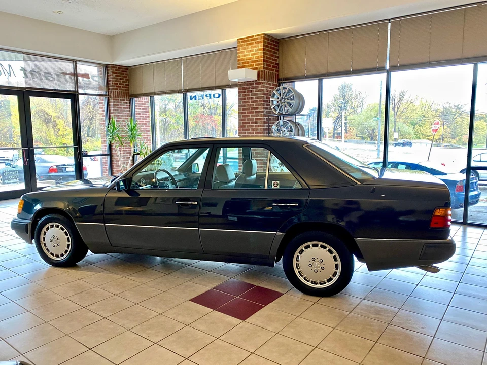 1992 Mercedes-Benz W124 E-Class - Image 4 of 31
