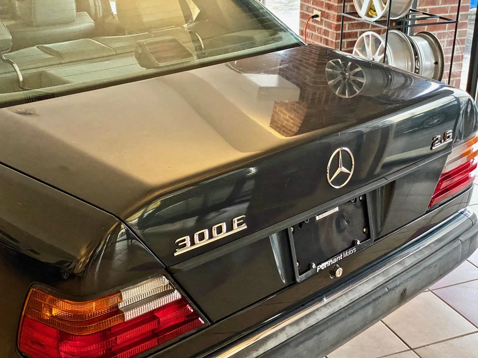 1992 Mercedes-Benz W124 E-Class - Image 17 of 31