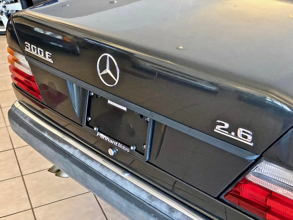 1992 Mercedes-Benz W124 E-Class - Image 19 of 31