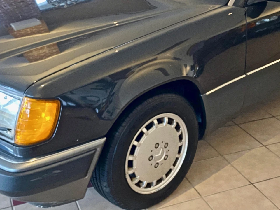 1992 Mercedes-Benz W124 E-Class - Image 12 of 31