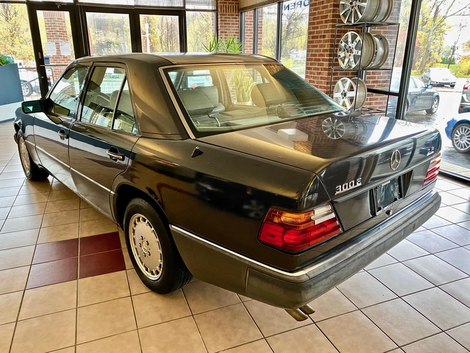 1992 Mercedes-Benz W124 E-Class - Image 7 of 31