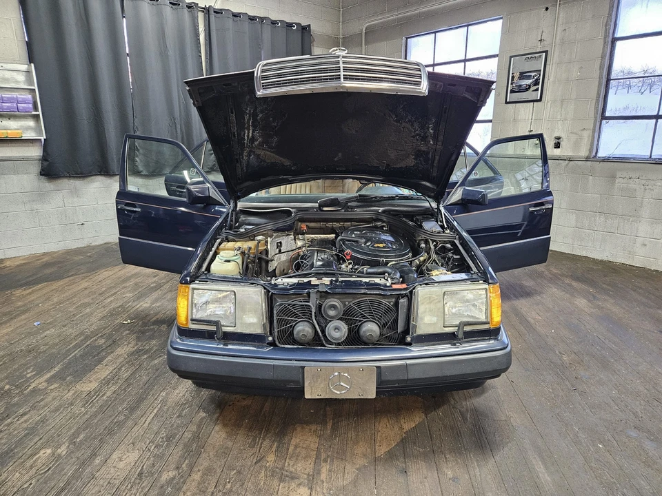 1992 Mercedes-Benz W124 E-Class - Image 30 of 31