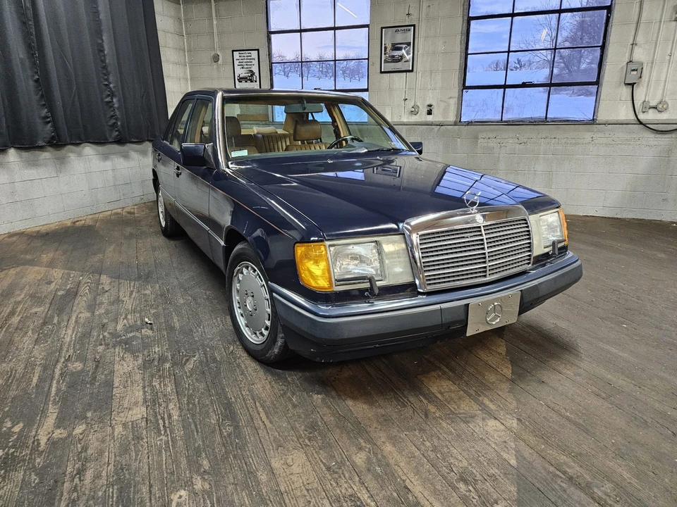 1992 Mercedes-Benz W124 E-Class - Image 11 of 31