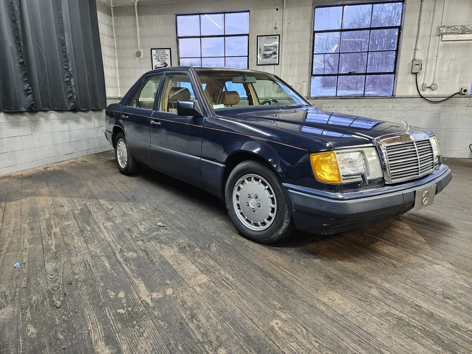 1992 Mercedes-Benz W124 E-Class - Image 12 of 31