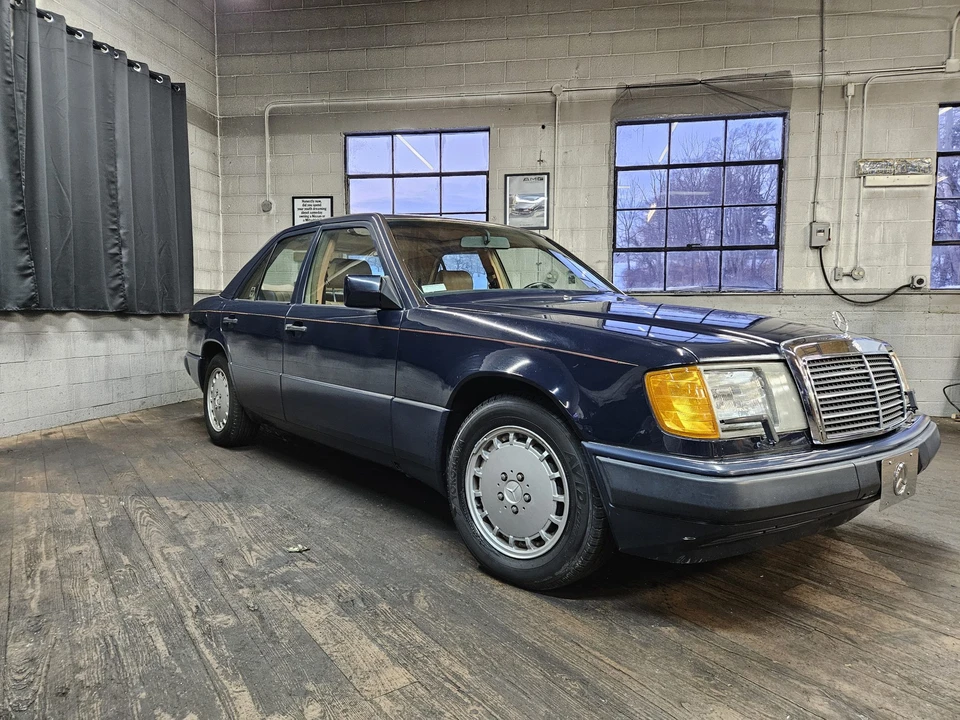 1992 Mercedes-Benz W124 E-Class - Image 13 of 31