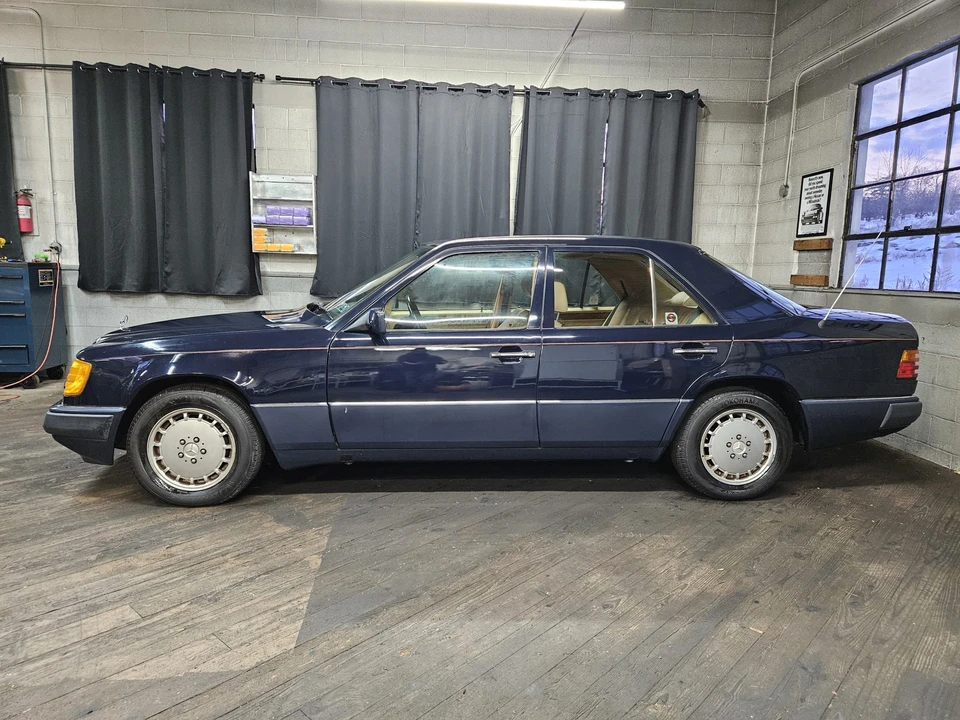 1992 Mercedes-Benz W124 E-Class - Image 3 of 31