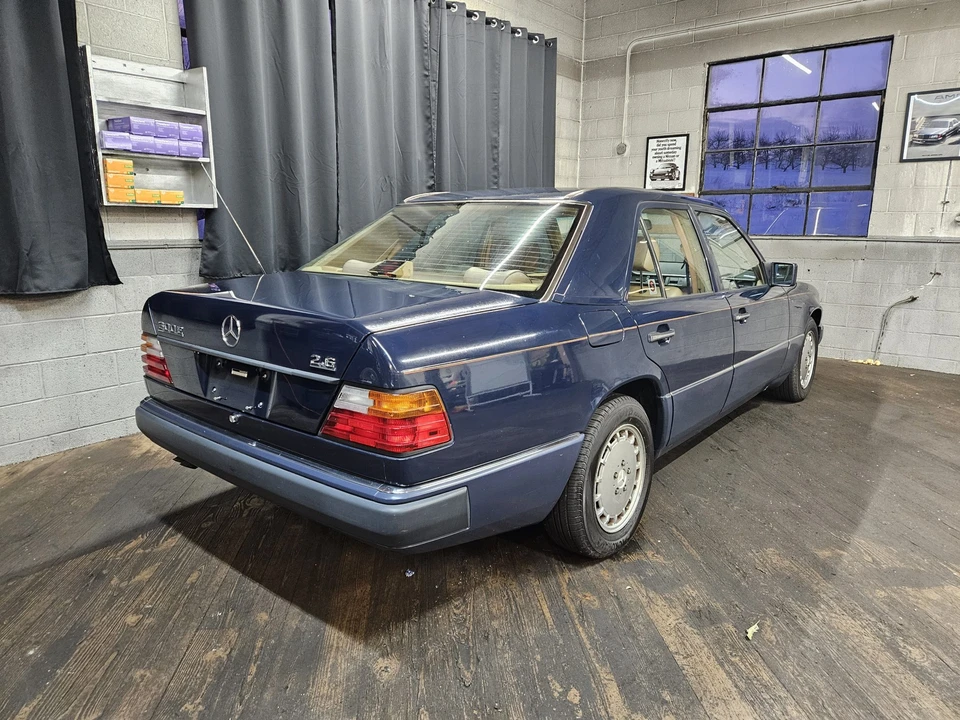 1992 Mercedes-Benz W124 E-Class - Image 16 of 31