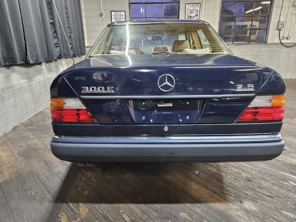1992 Mercedes-Benz W124 E-Class - Image 18 of 31