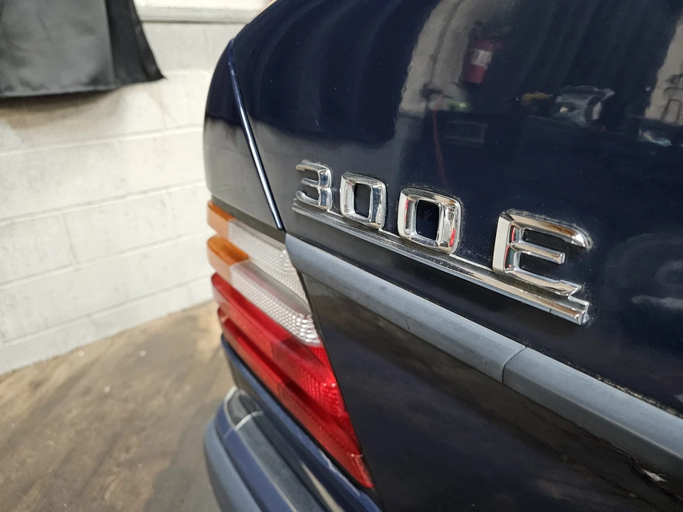 1992 Mercedes-Benz W124 E-Class - Image 24 of 31
