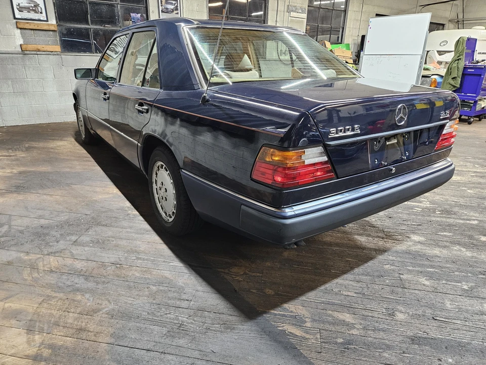 1992 Mercedes-Benz W124 E-Class - Image 21 of 31