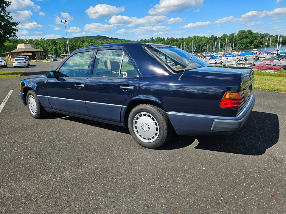 1992 Mercedes-Benz W124 E-Class - Image 27 of 31