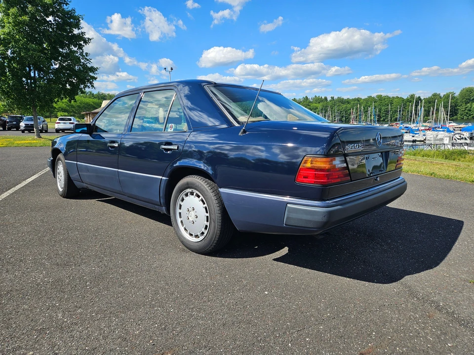1992 Mercedes-Benz W124 E-Class - Image 28 of 31
