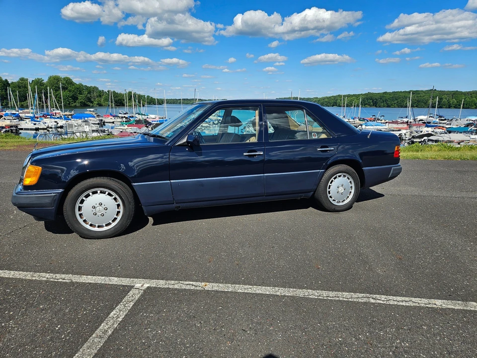 1992 Mercedes-Benz W124 E-Class - Image 19 of 31
