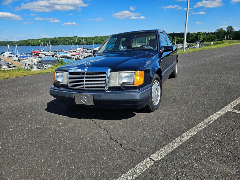 1992 Mercedes-Benz W124 E-Class - Image 11 of 31