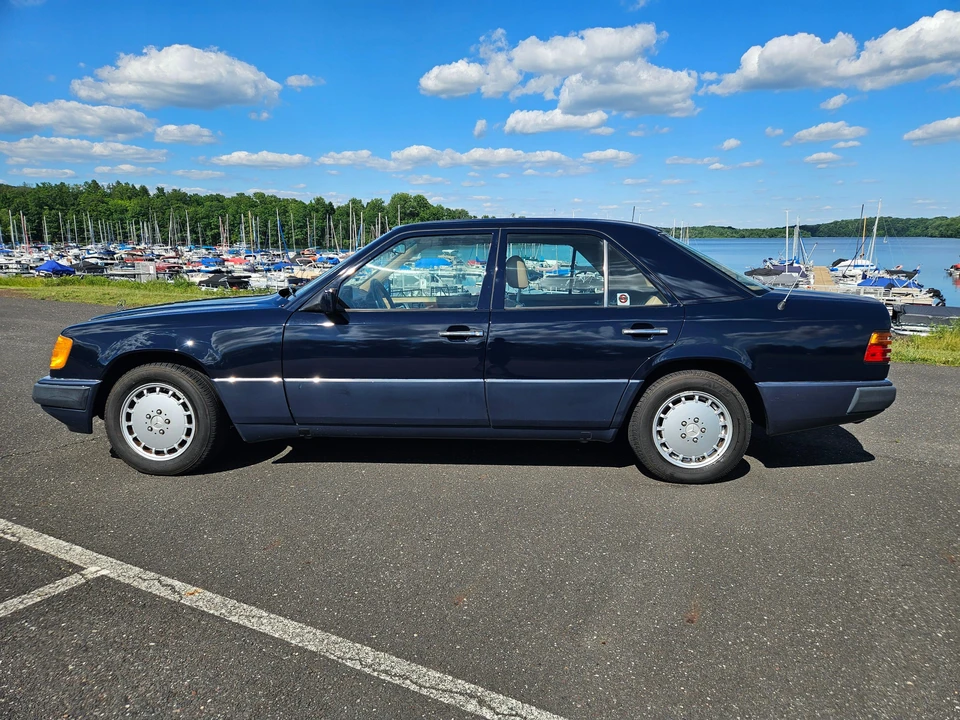 1992 Mercedes-Benz W124 E-Class - Image 23 of 31