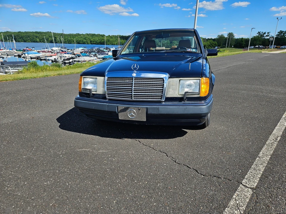 1992 Mercedes-Benz W124 E-Class - Image 9 of 31