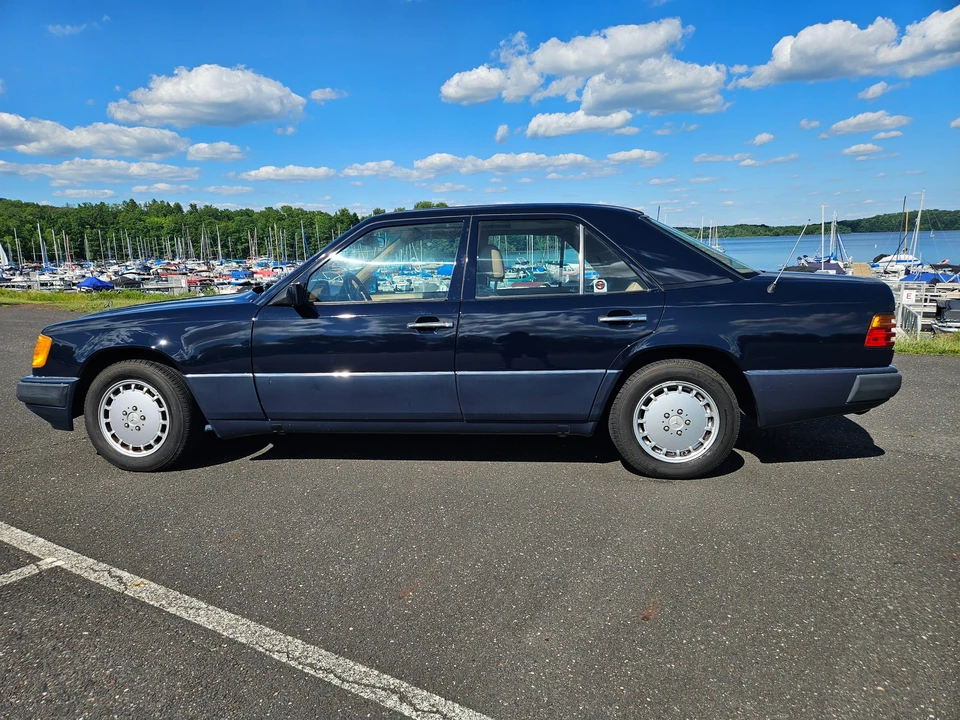 1992 Mercedes-Benz W124 E-Class - Image 24 of 31