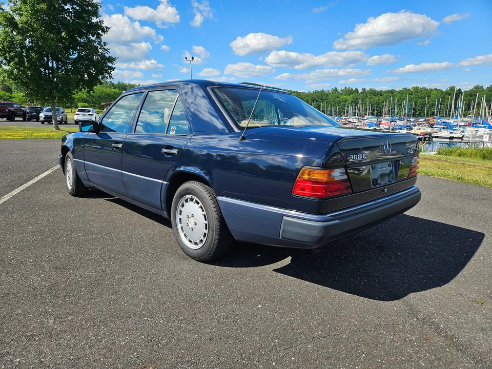 1992 Mercedes-Benz W124 E-Class - Image 29 of 31