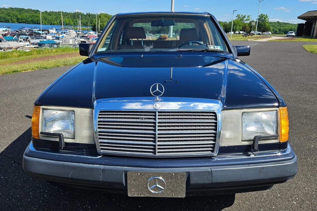 1992 Mercedes-Benz W124 E-Class - Image 2 of 31