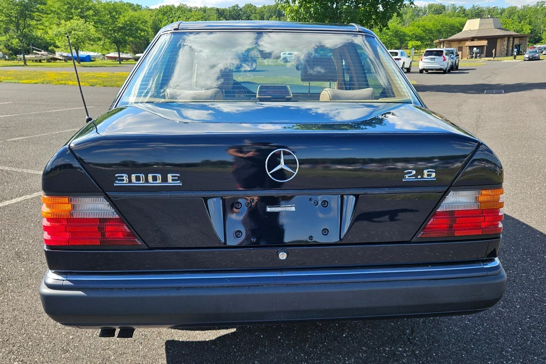 1992 Mercedes-Benz W124 E-Class - Image 5 of 31