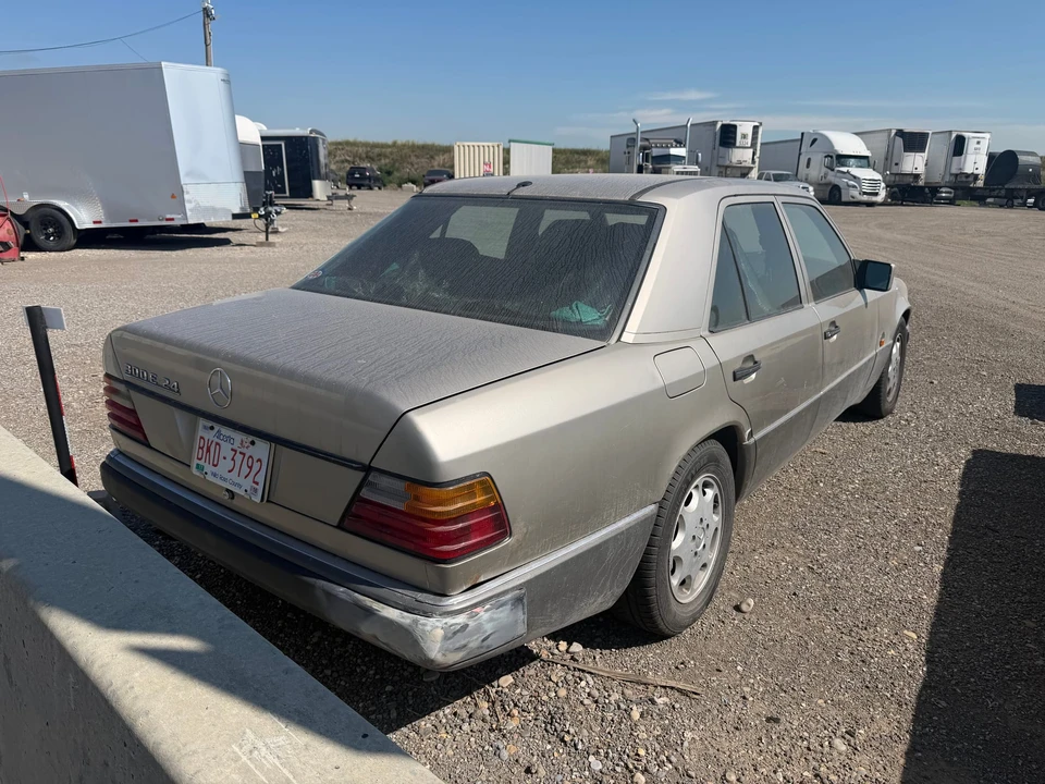 1992 Mercedes-Benz W124 E-Class - Image 8 of 31