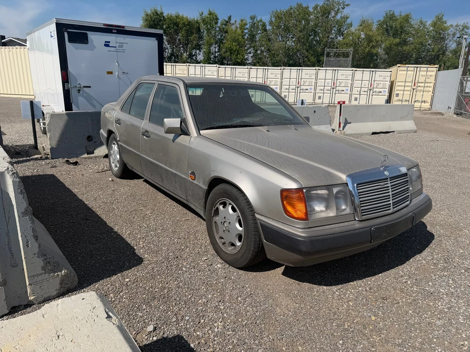 1992 Mercedes-Benz W124 E-Class - Image 2 of 31