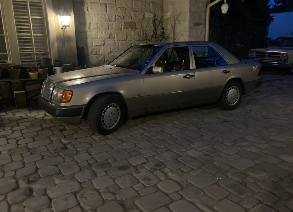 1992 Mercedes-Benz W124 E-Class - Image 12 of 31