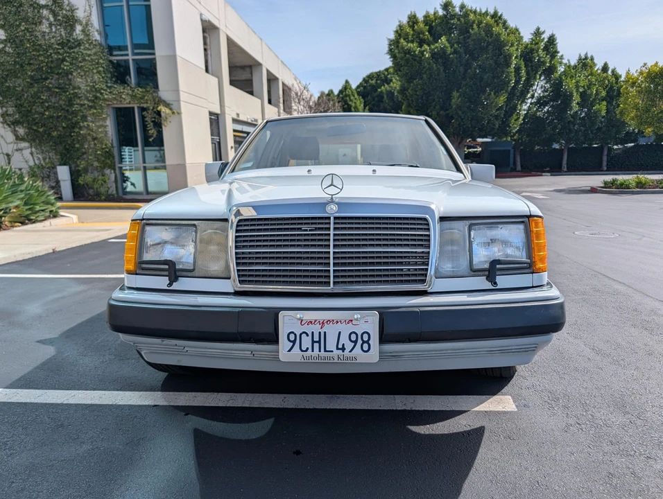 1992 Mercedes-Benz W124 E-Class - Image 9 of 31