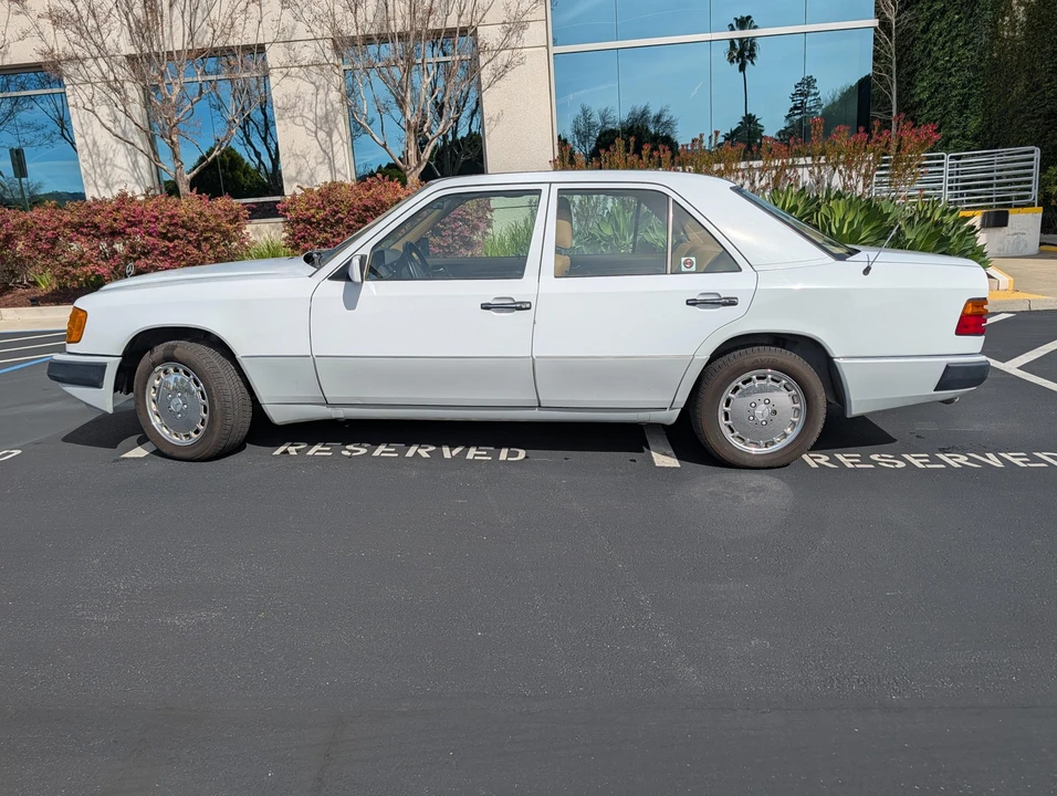 1992 Mercedes-Benz W124 E-Class - Image 3 of 31