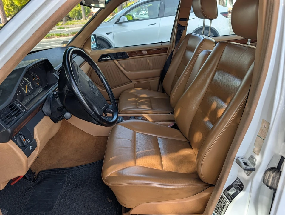 1992 Mercedes-Benz W124 E-Class - Image 28 of 31