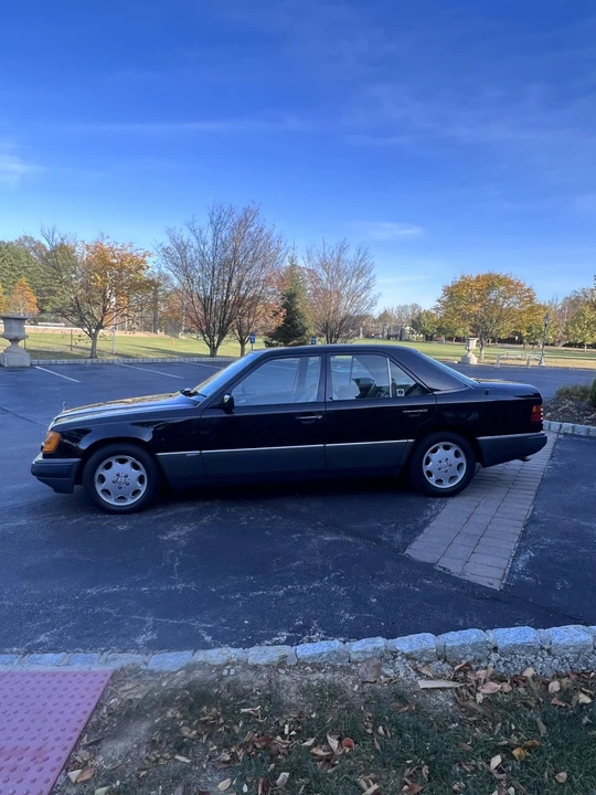 1992 Mercedes-Benz W124 E-Class - Image 16 of 31