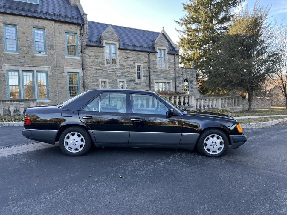 1992 Mercedes-Benz W124 E-Class - Image 25 of 31