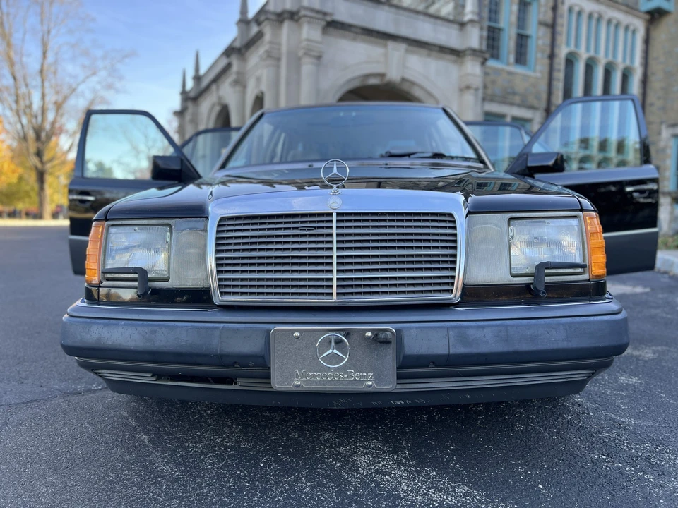 1992 Mercedes-Benz W124 E-Class - Image 29 of 31