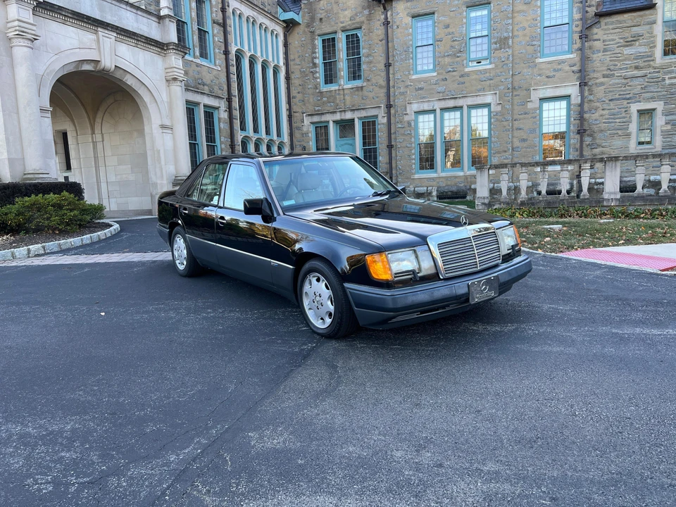 1992 Mercedes-Benz W124 E-Class - Image 10 of 31