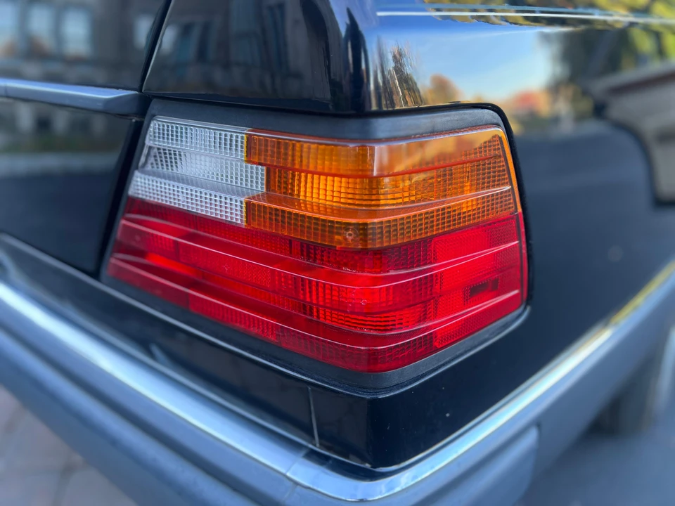 1992 Mercedes-Benz W124 E-Class - Image 26 of 31