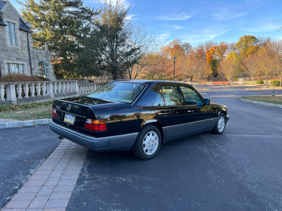 1992 Mercedes-Benz W124 E-Class - Image 8 of 31