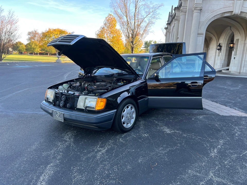 1992 Mercedes-Benz W124 E-Class - Image 12 of 31