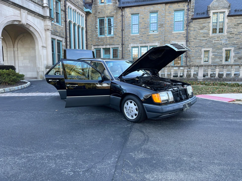 1992 Mercedes-Benz W124 E-Class - Image 16 of 31