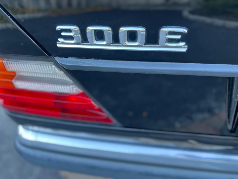 1992 Mercedes-Benz W124 E-Class - Image 25 of 31