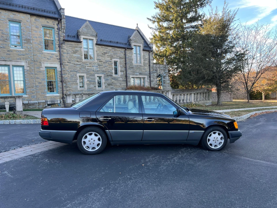 1992 Mercedes-Benz W124 E-Class - Image 9 of 31