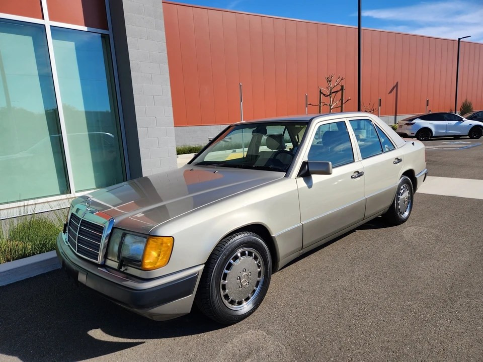 1992 Mercedes-Benz W124 E-Class - Image 4 of 31
