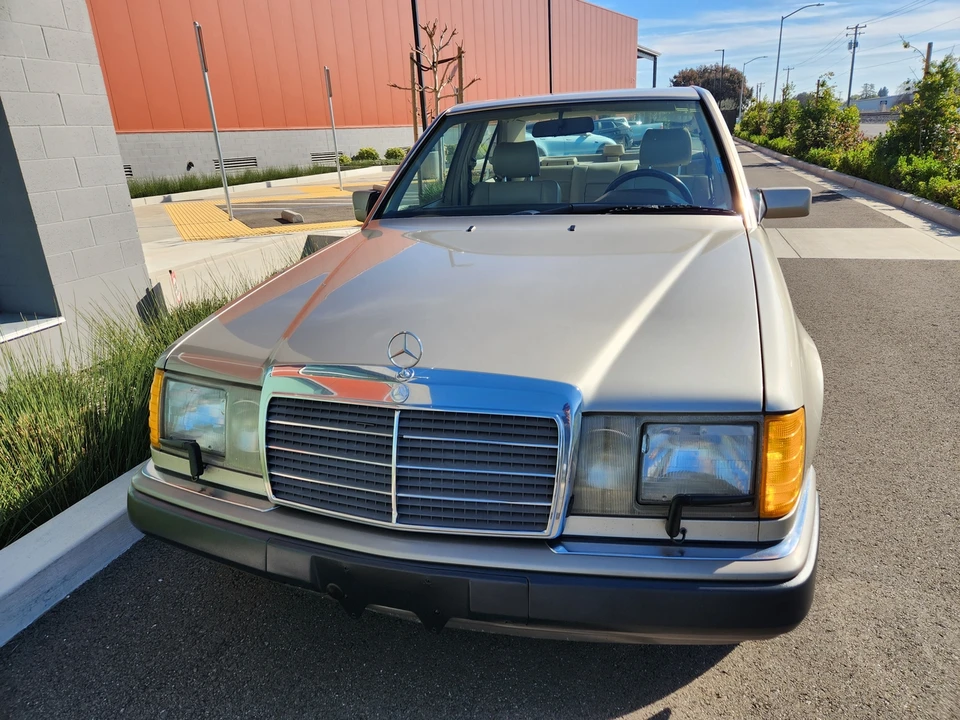 1992 Mercedes-Benz W124 E-Class - Image 8 of 31