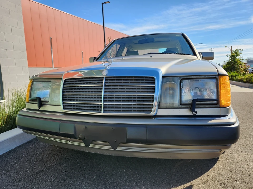 1992 Mercedes-Benz W124 E-Class - Image 9 of 31