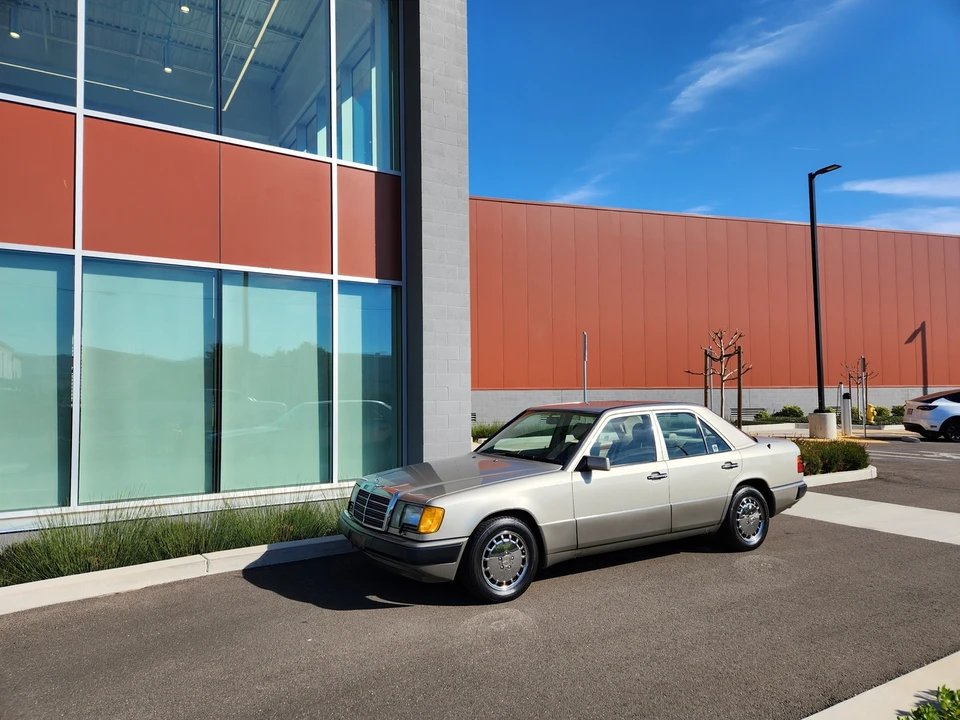 1992 Mercedes-Benz W124 E-Class - Image 30 of 31