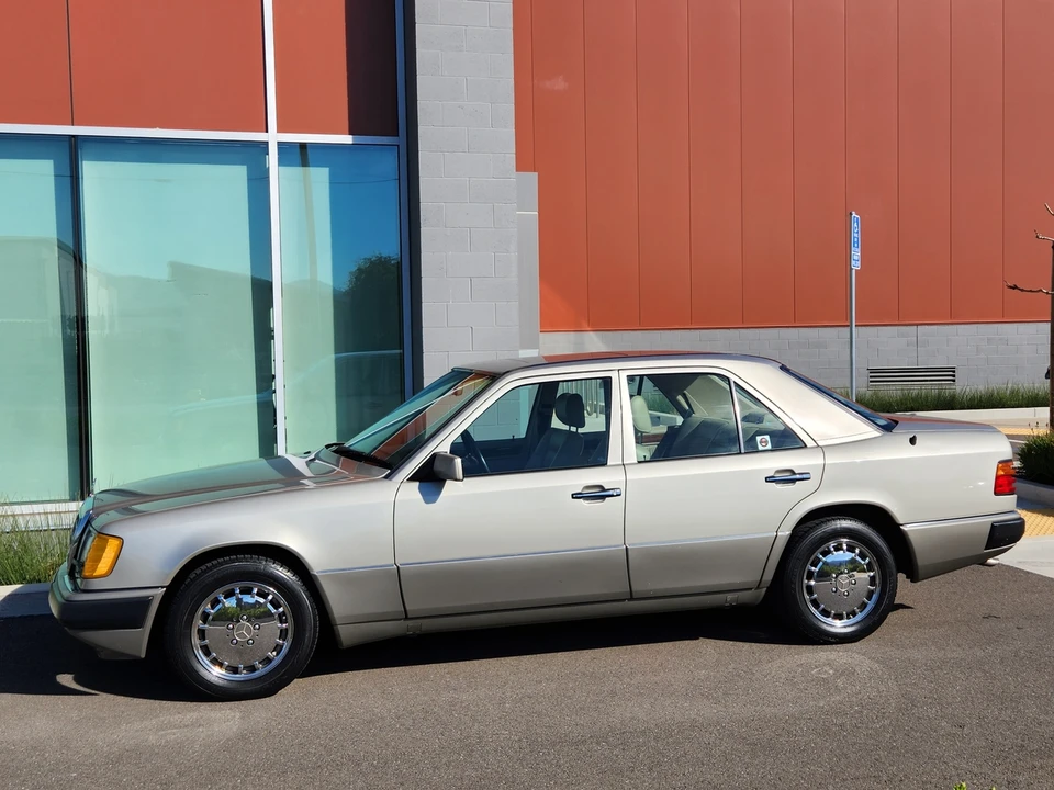 1992 Mercedes-Benz W124 E-Class - Image 28 of 31