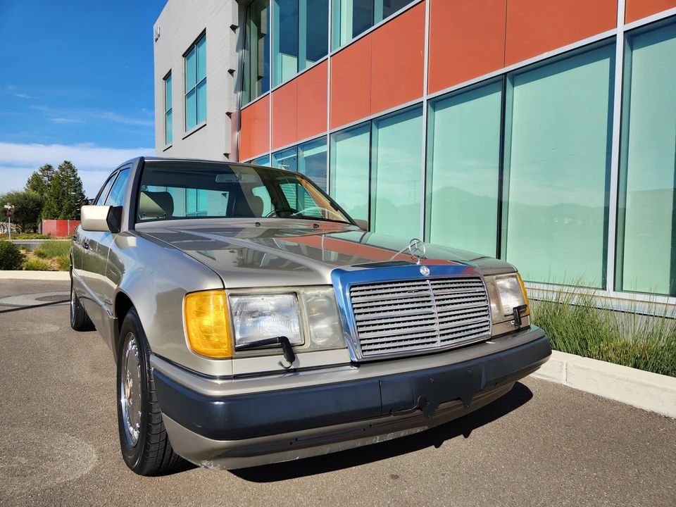 1992 Mercedes-Benz W124 E-Class - Image 11 of 31
